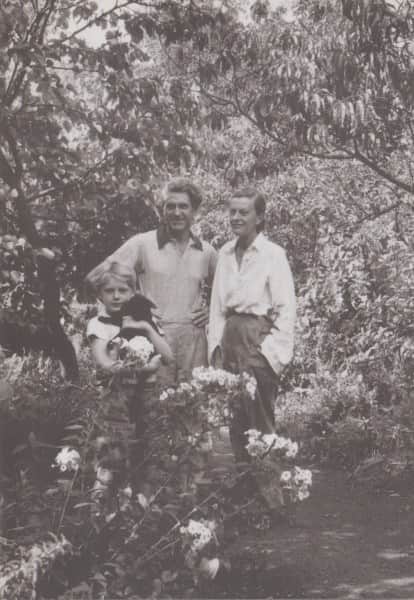 John, Sunday and Sweeney Reed, in the garden at Heide, c. 1952